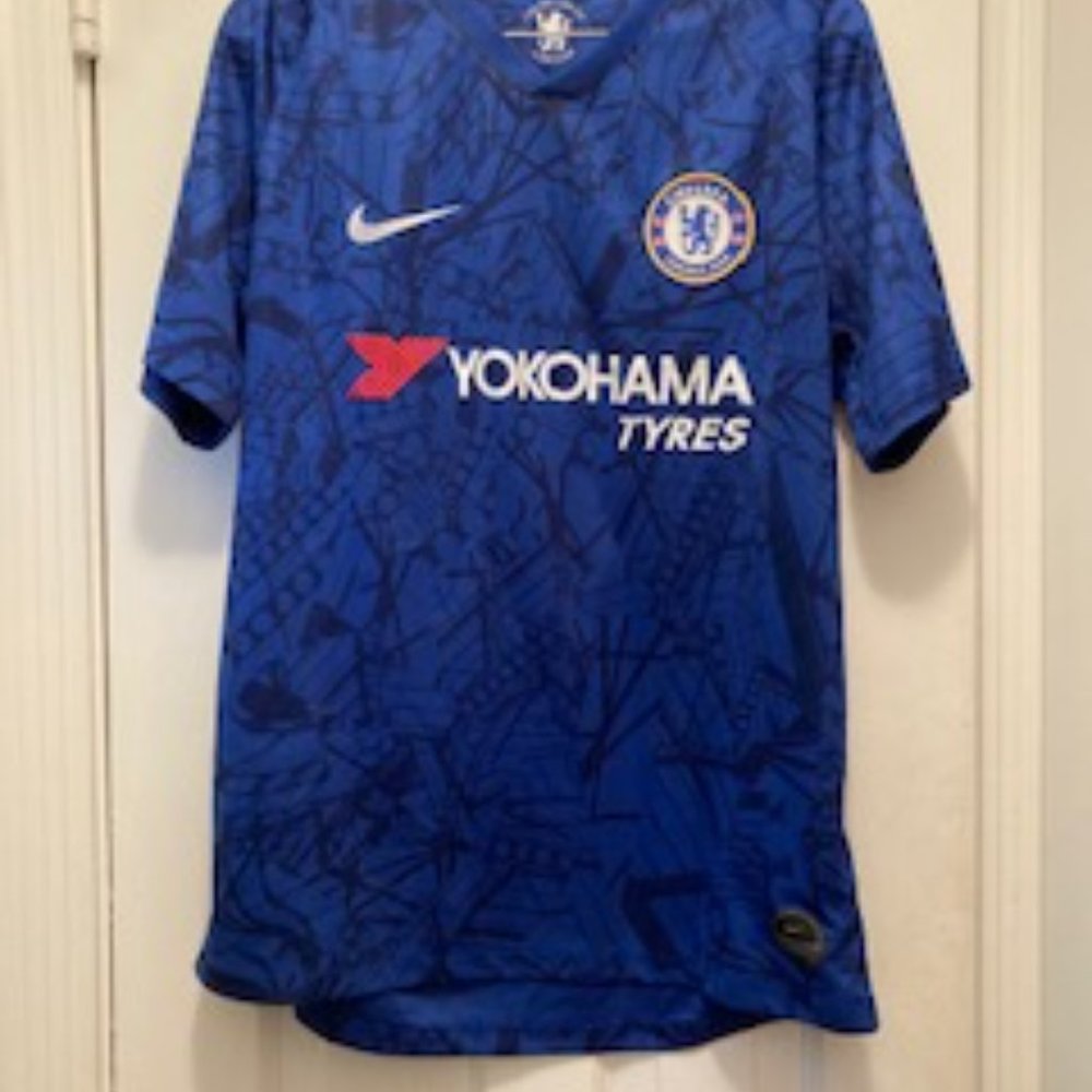 Chelsea soccer jersey, medium, new